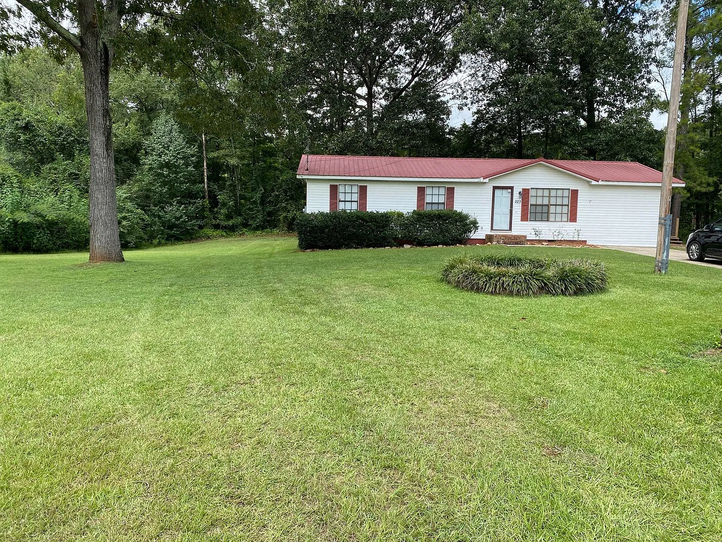 223 Hickory Lane — Photo 2