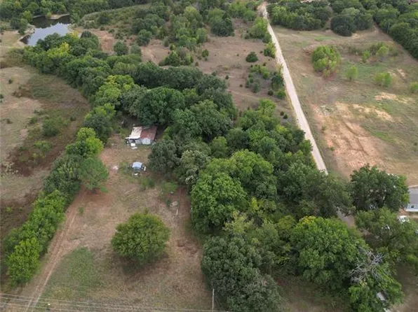 19549 W Us Highway 70, Highway Lone Grove, OK 73443