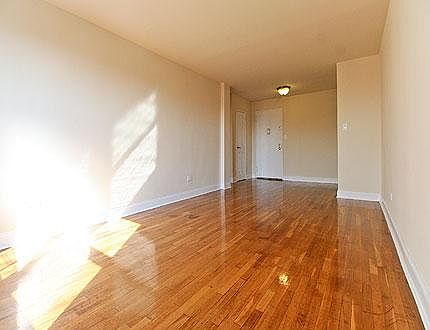 4th image of 3324 Parsons Blvd APT 2U