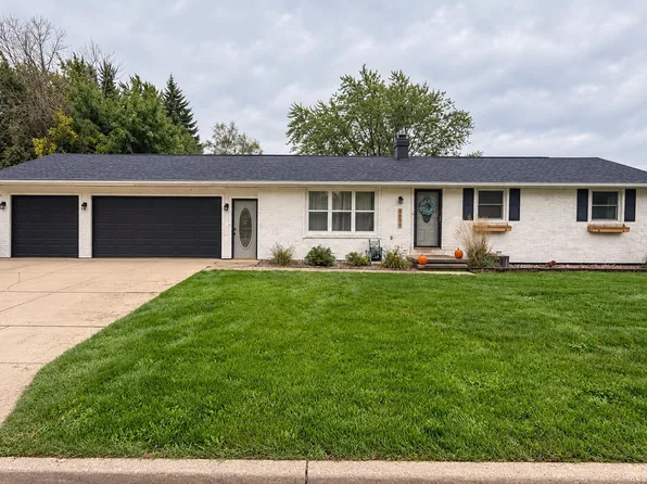 1371 Cormier Rd, Green Bay, WI 54313