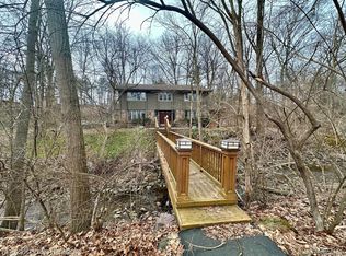 28405 Danvers Ct, Farmington Hills, MI 48334