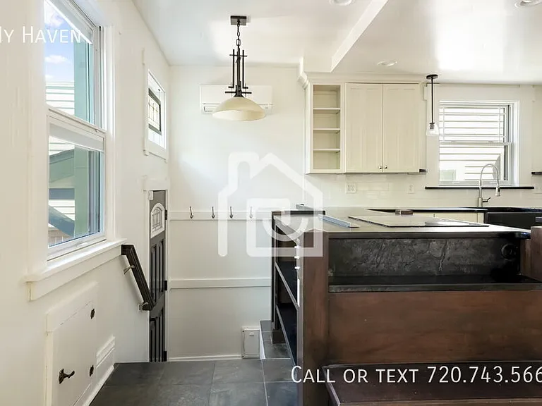 1121 S Williams St — Photo 16