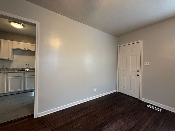 3rd image of 1638 S Washington Ave