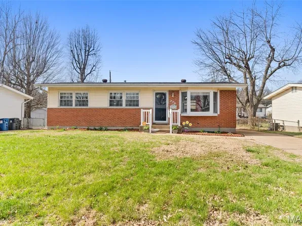 770 Kostka Ln, Florissant, MO 63031