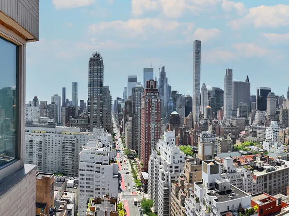 200 East 69th Street image 22 of 26