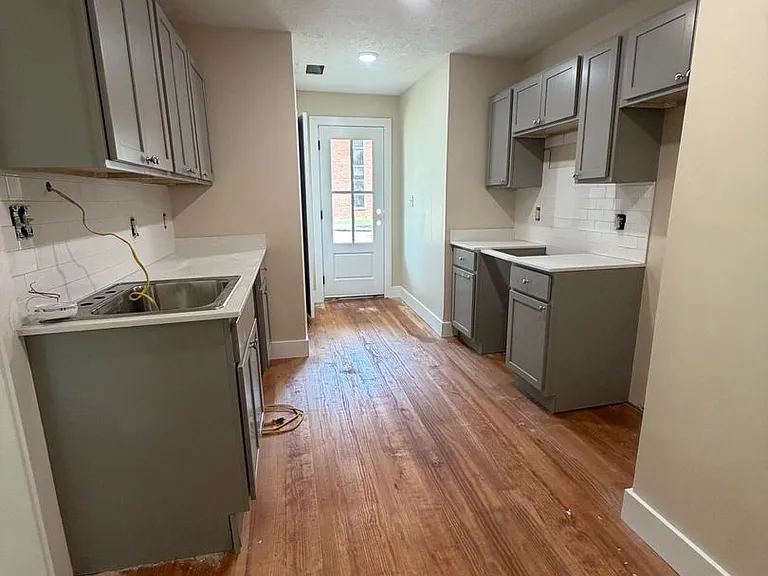 401 McKee St #403 — Photo 6