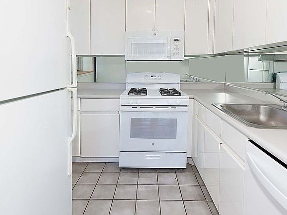 5th image of 236 E 47th St APT 25C