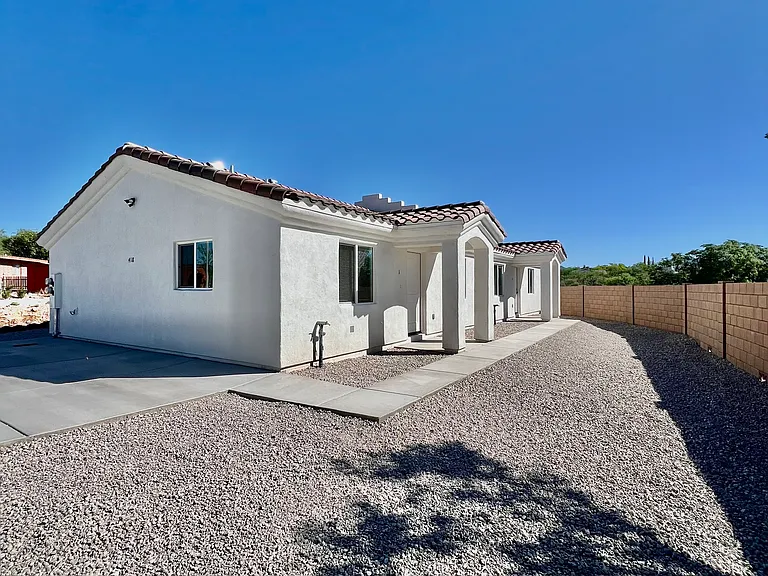 418 Flor Ct #1 — Photo 7