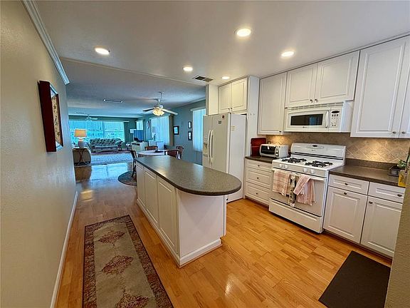 3rd image of 6025 SHORE BOULEVARD S #415