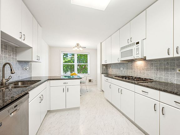 3rd image of 4545 W Touhy Ave APT 106E