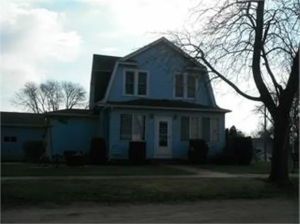 206 S Lincoln Ave, Graettinger, IA 51342