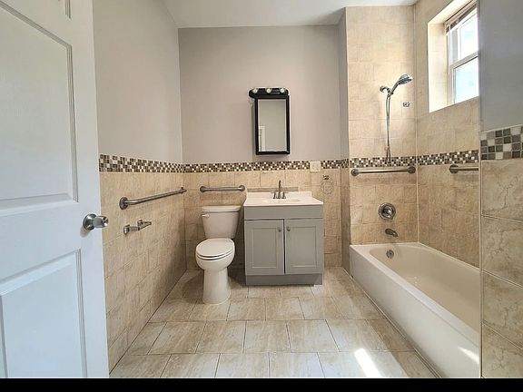 4th image of 6 Hayward St #1L