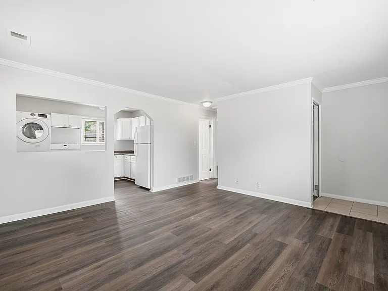 28311 Waverly St — Photo 9