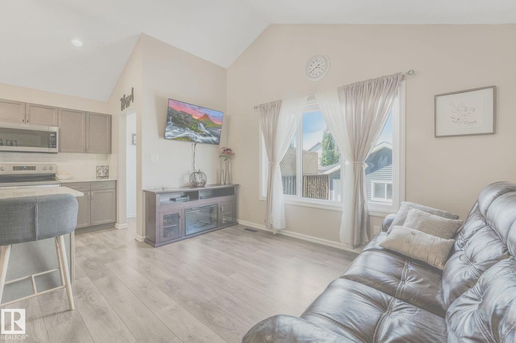 16024 12th Ave SW, Edmonton, AB - View 5