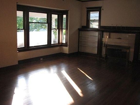 2nd image of 239 N Bellevue Ave