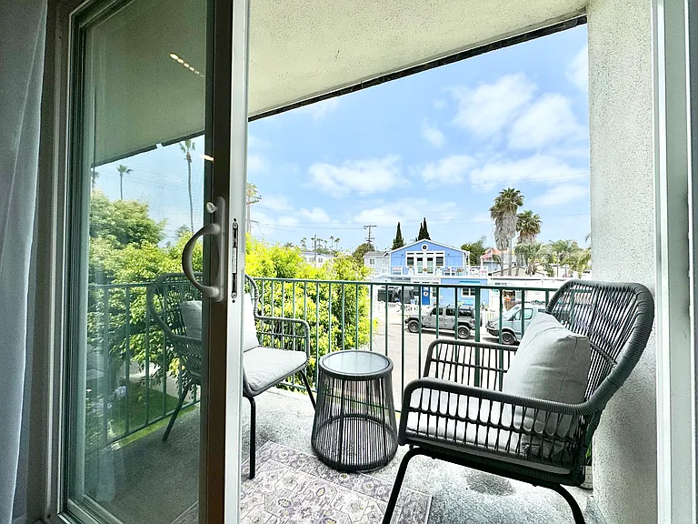 1247 Oliver Ave — Photo 18