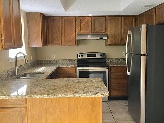 4th image of 6701 NW 124th St