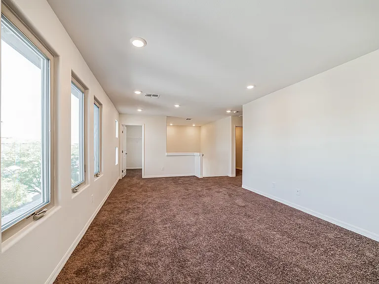 8350 Monroe Bay St — Photo 12