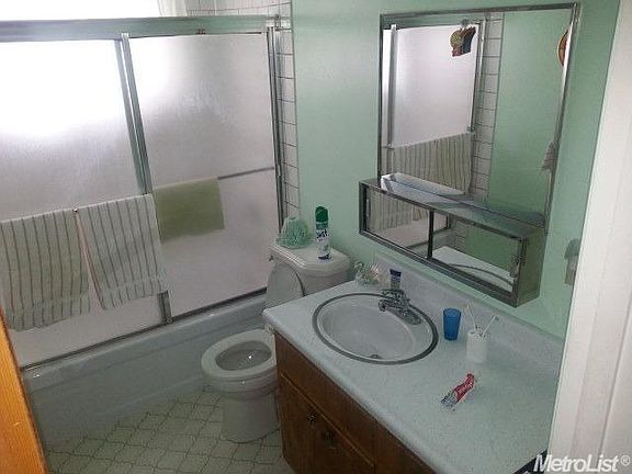 5th image of 16505 Oak St