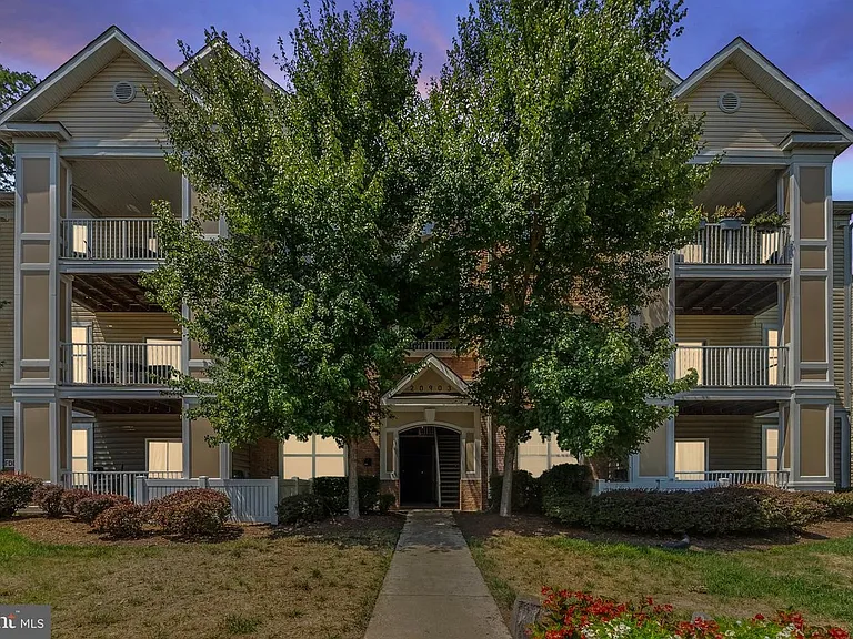 20903 Cedarpost Sq #201 — Photo 34
