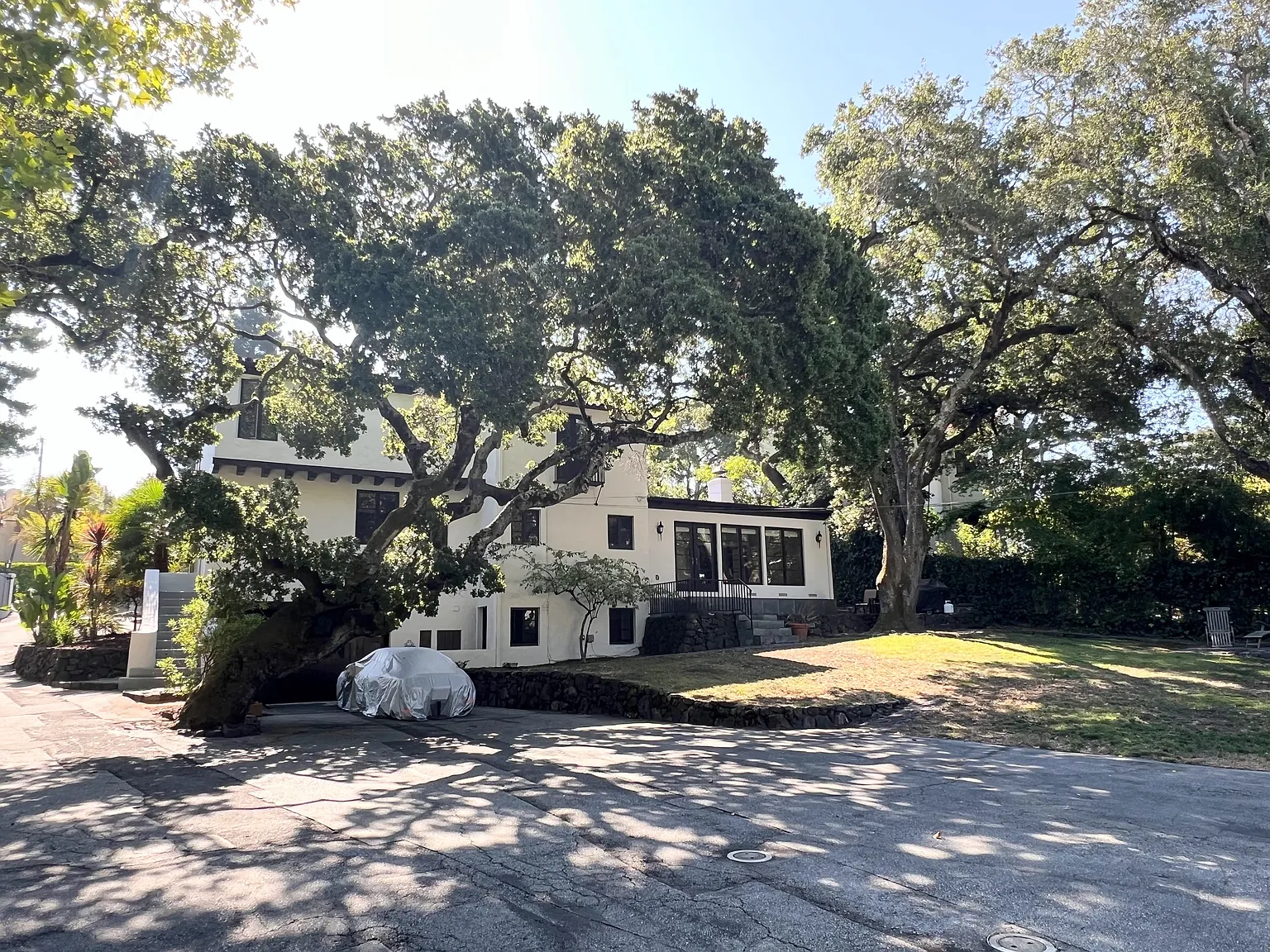 4 bed, 3.5 bath, 3500 sqft, $16,500 — Photo 4
