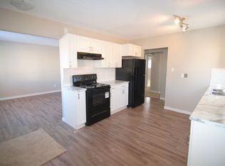 8035 141st Ave NW, Edmonton, AB T5C2N8