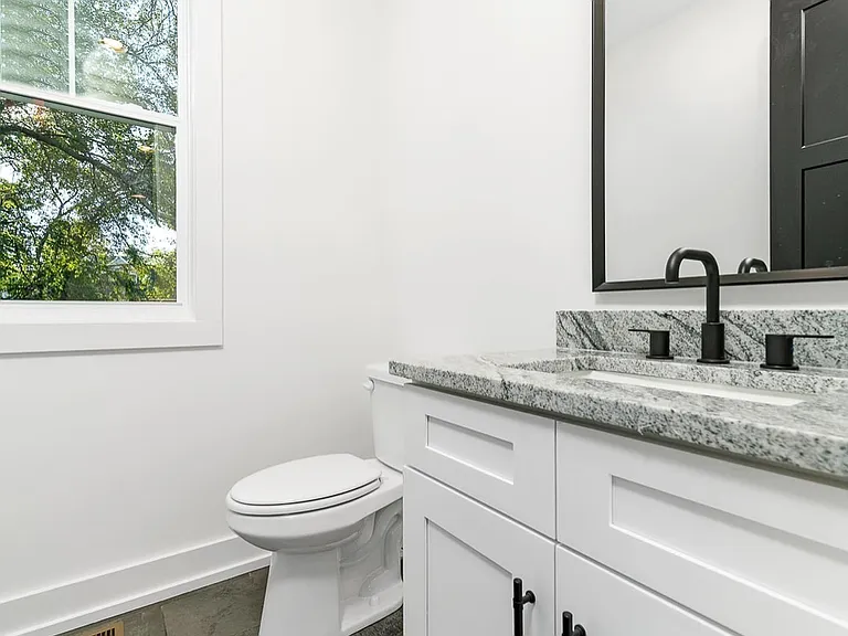 1103B Cecilia Ave — Photo 5