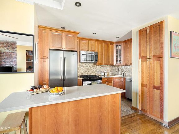 2nd image of 375 Lincoln Pl APT 4E