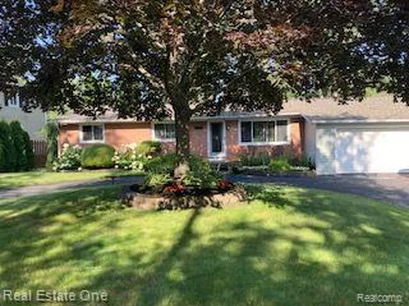 1932 Allendale Ave, West Bloomfield, MI 48324