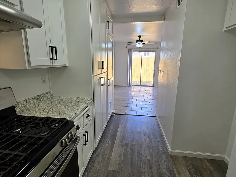 853 Douglas Ct #853 — Photo 9