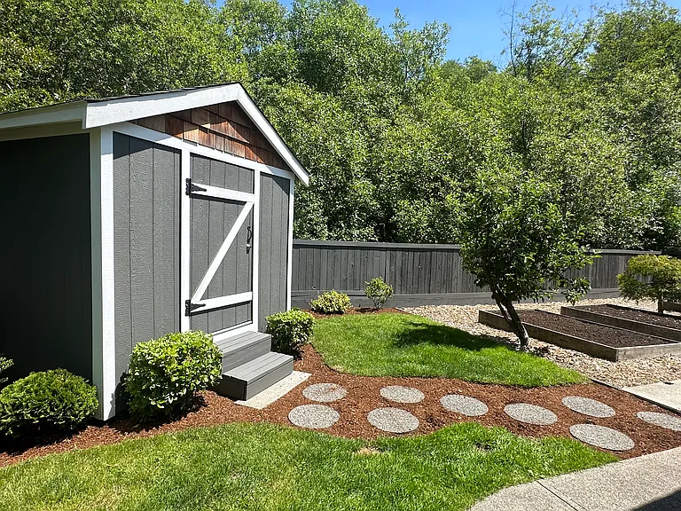 846 Phoenix St NE — Photo 19