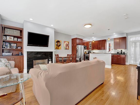 2nd image of 5127 N Damen Ave APT B