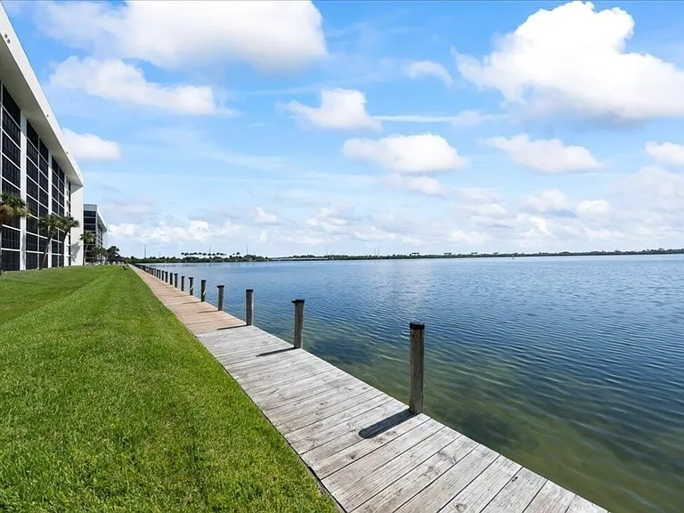 250 S Sykes Creek Pkwy #B309 — Photo 4