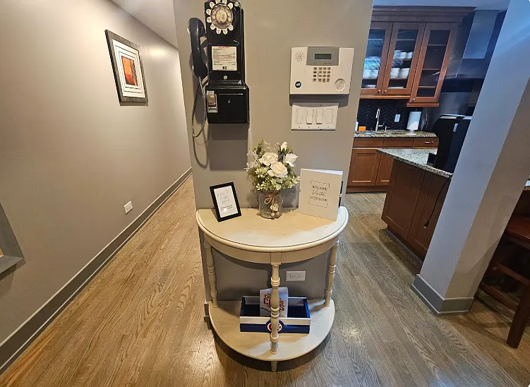 2 bed, 1400 sqft, $4,900 — Photo 3
