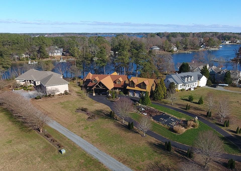 1st image of 92 Hall Farm Dr