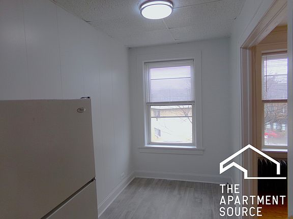 5th image of 7600 N Greenview Ave APT 307