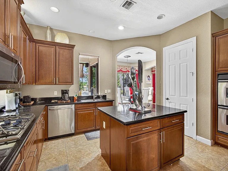 3501 Collonade Dr — Photo 6