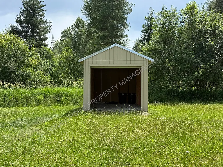2087 Lower Pack River Rd — Photo 12