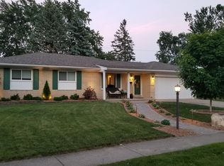 45924 Keding St, Utica, MI 48317