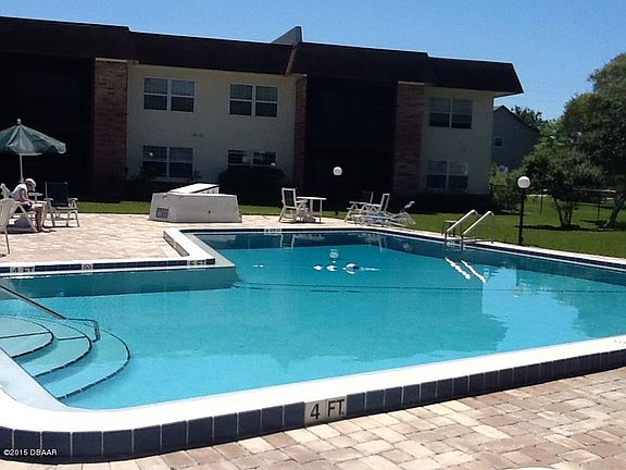 5th image of 3800 Saxon Dr APT 11B