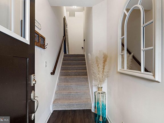 5th image of 339 Dawson Pl