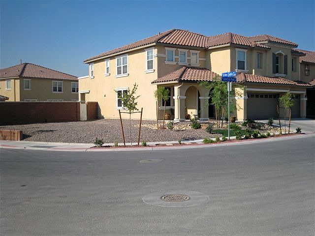 1st image of 9 Junction Peak Ave