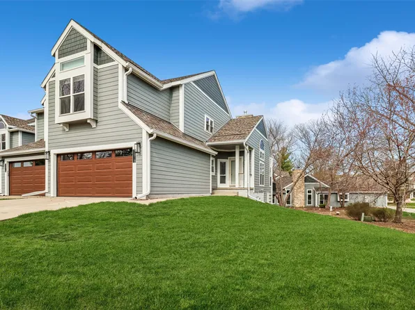 2618 82nd St, Urbandale, IA 50322