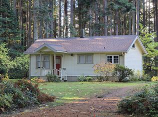 3306 S Camano Dr #B, Camano Island, WA 98282
