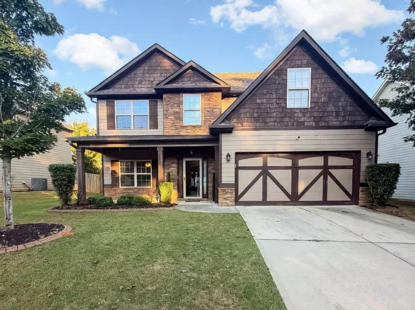 320 Cliffhaven Cir, Newnan, GA 30263