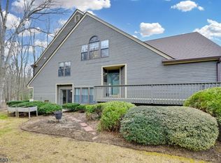 8 New Bedford Rd APT A, West Milford, NJ 07480