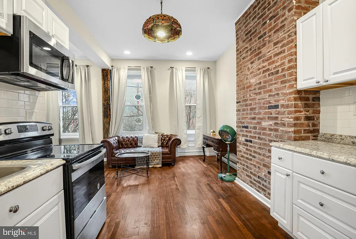 Building Photo - 618 N 40th St #3