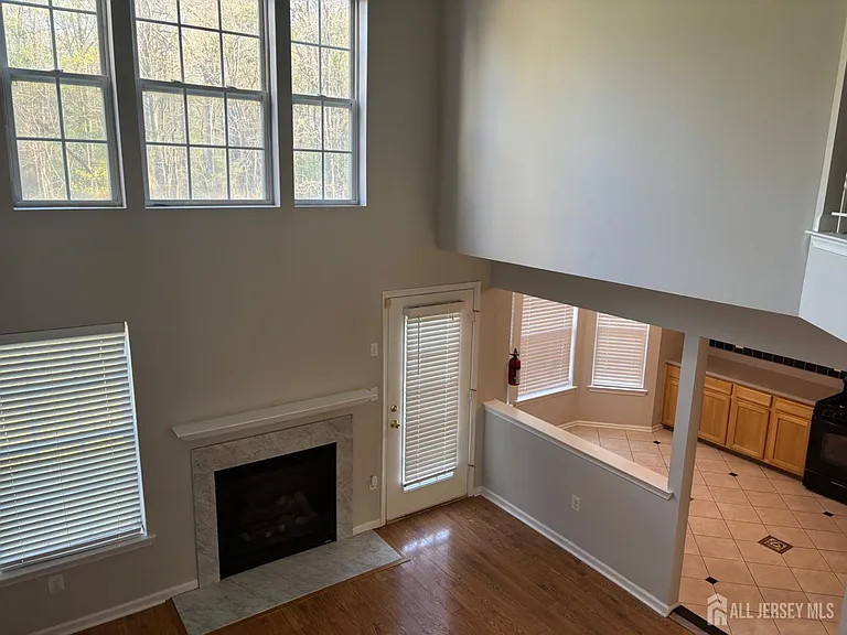 131 Murray Dr — Photo 14
