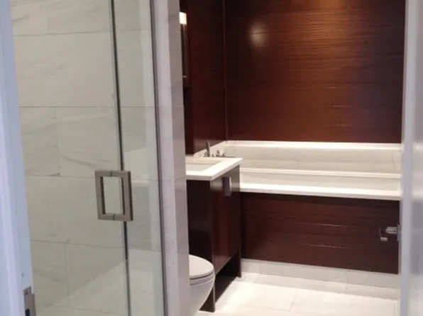 60 Riverside Boulevard image 7 of 9