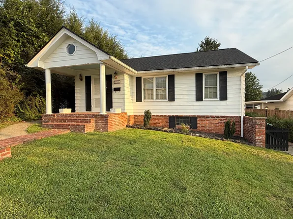 306 Park St, Bridgeport, WV 26330